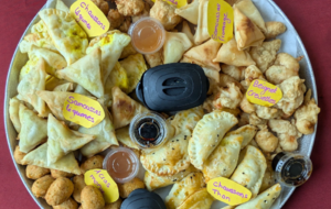 APÉRO / 6 ENTRÉES composées : Samoussa / Accras / Beignets / Chaussons